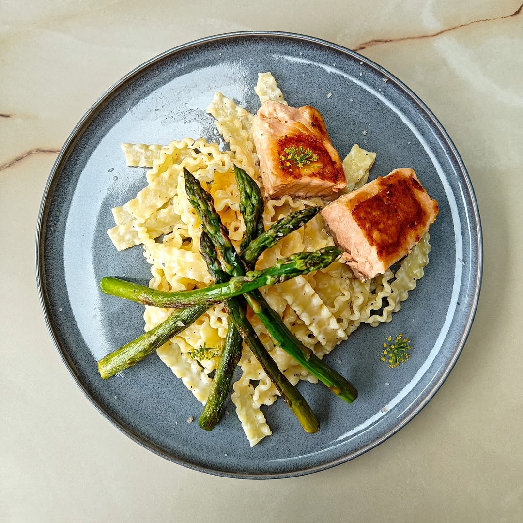 Pasta asparagi Salmone