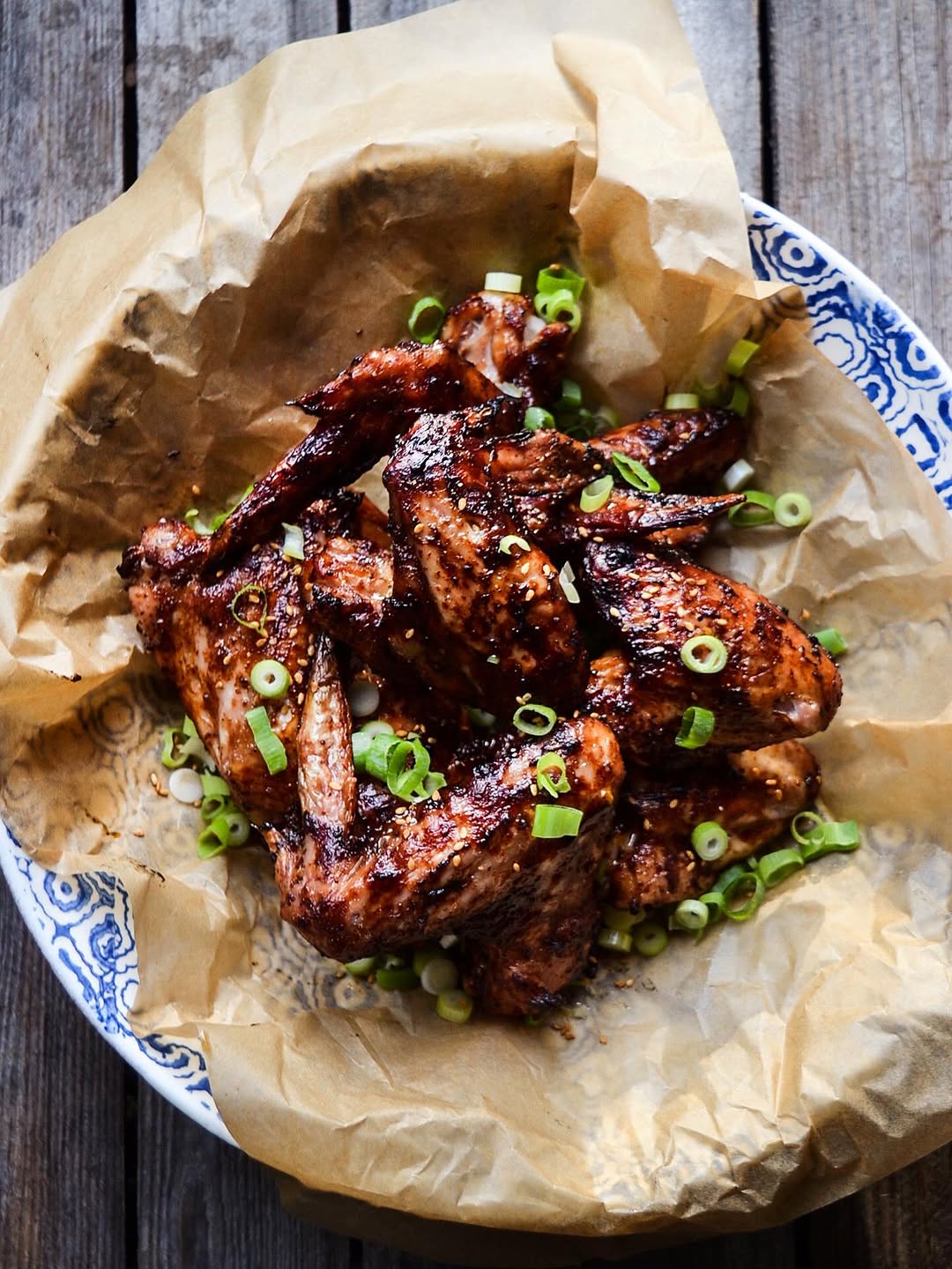 Marinerade kycklingvingar med en glaze
