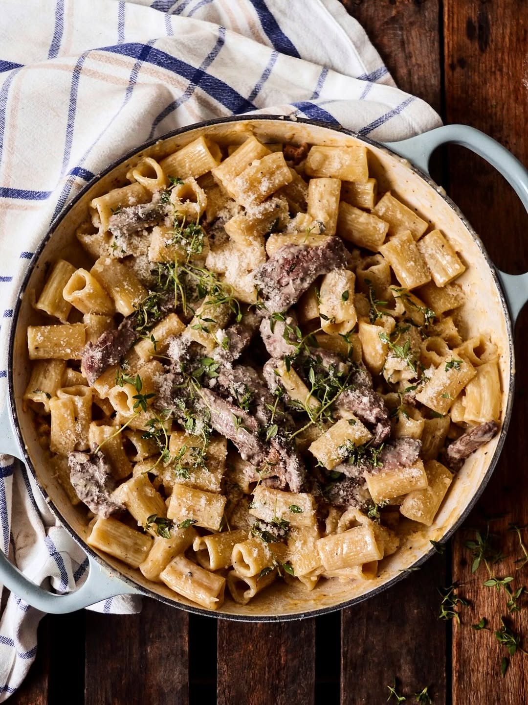Pasta med kantareller, entrecote och lite hetta