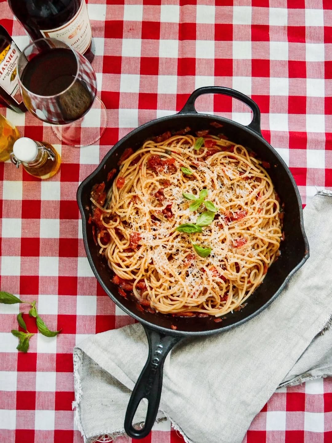 Pasta pomodoro med färska tomater och rödvin