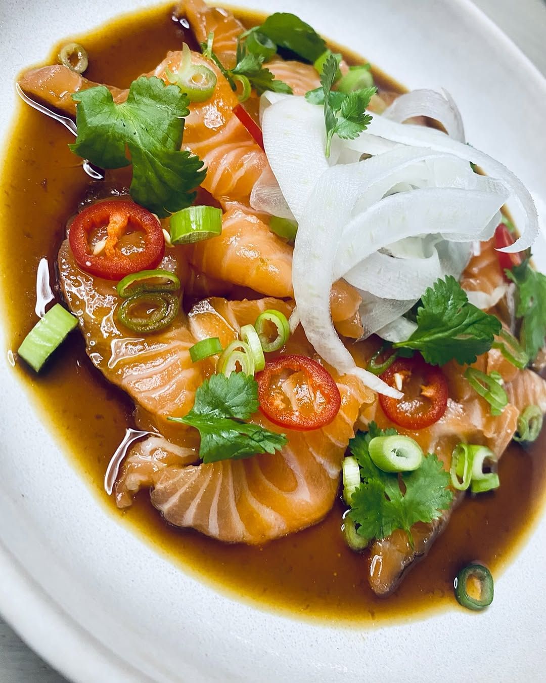 Fräsch förrätt med salmalax och ponzudressing