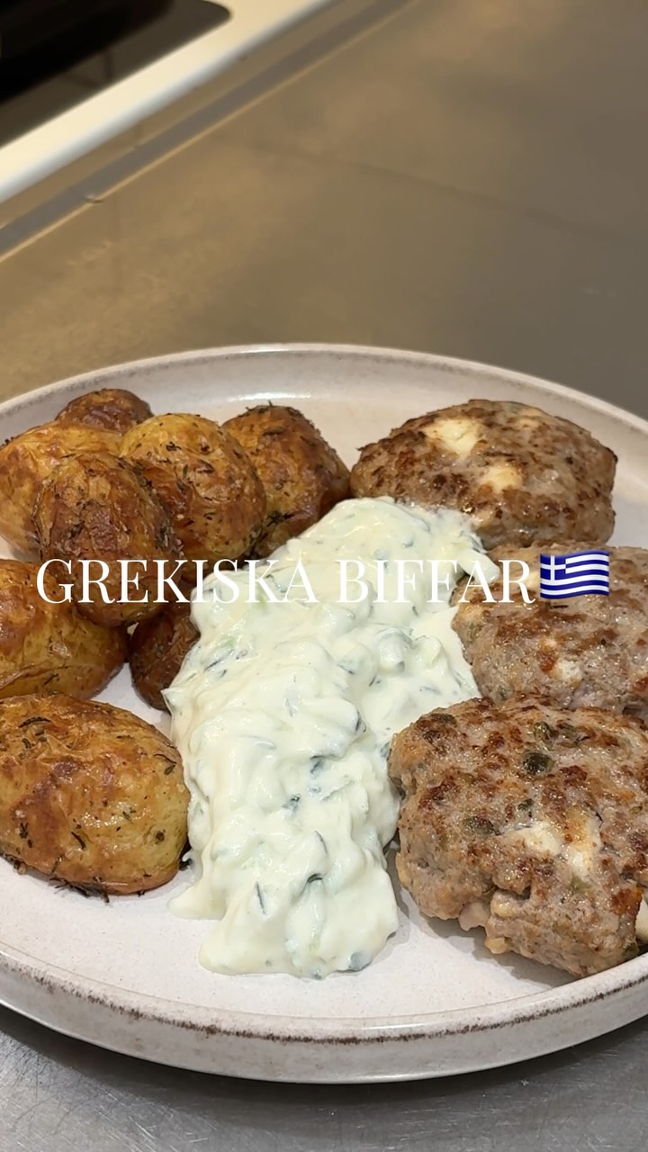 Grekiska Biffar med Tsatsiki och Ugnsrostad Potatis