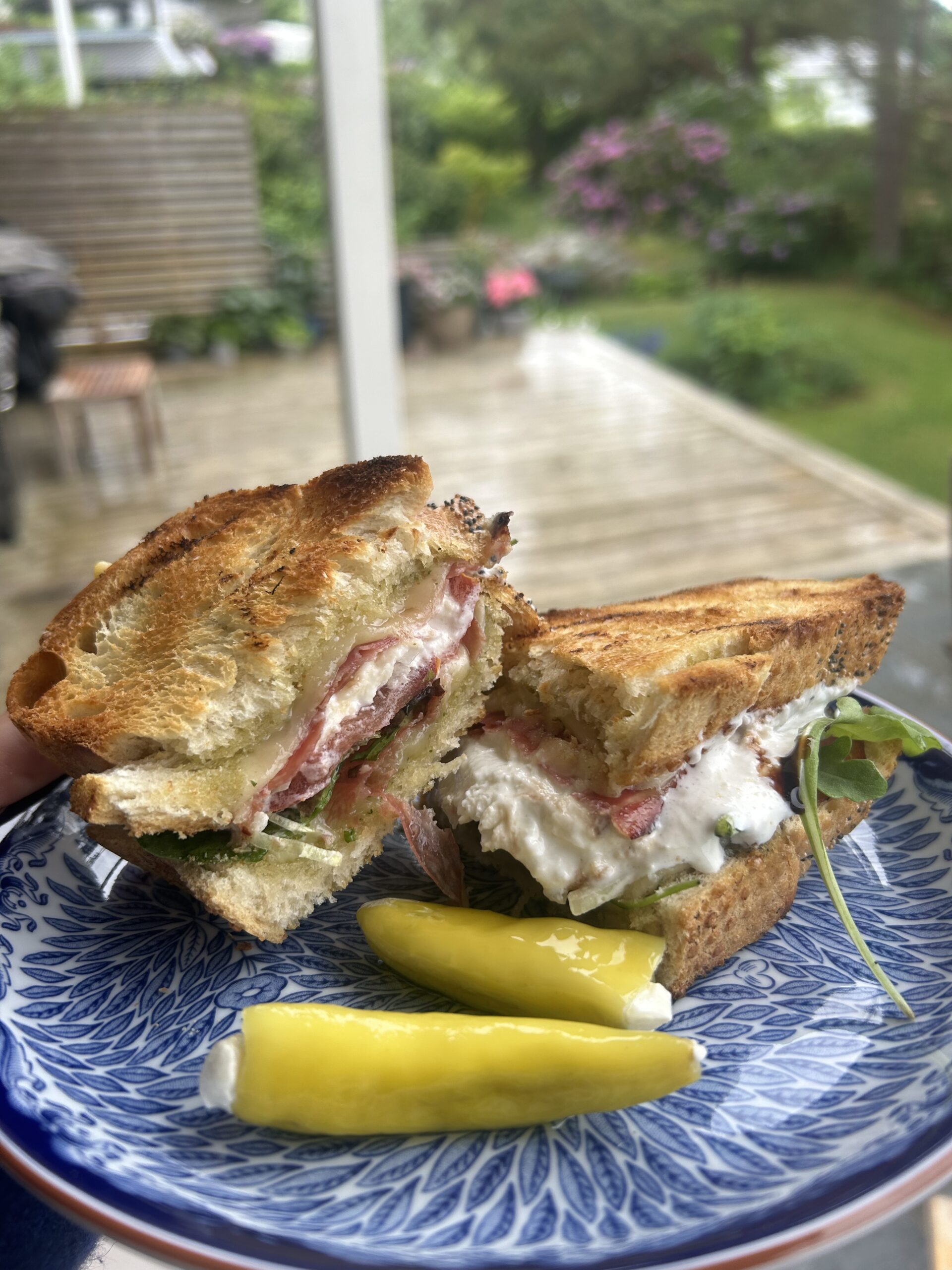 Grilled cheese med tryffelsalami