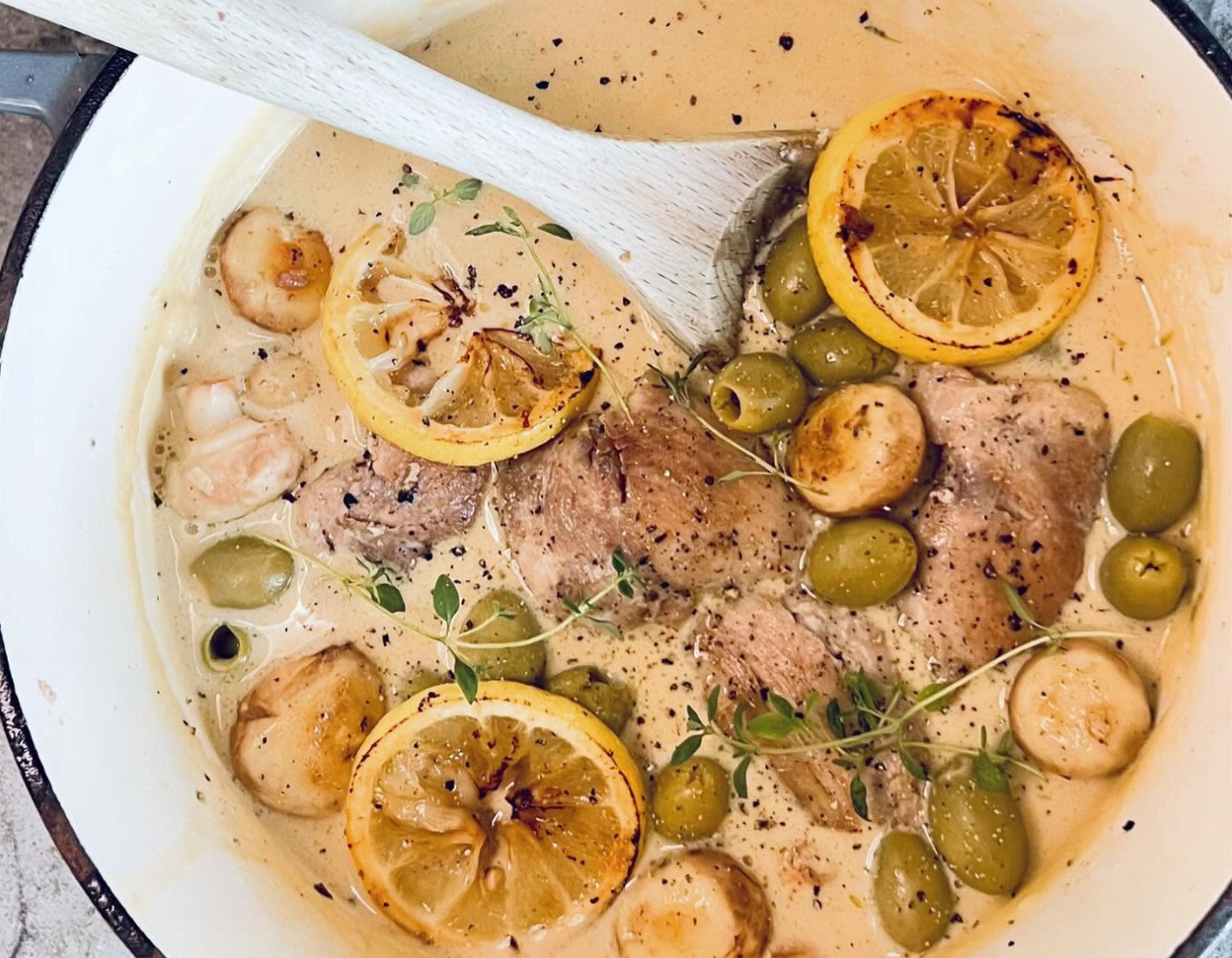 Kycklinggryta med vitlök, citron och timjan