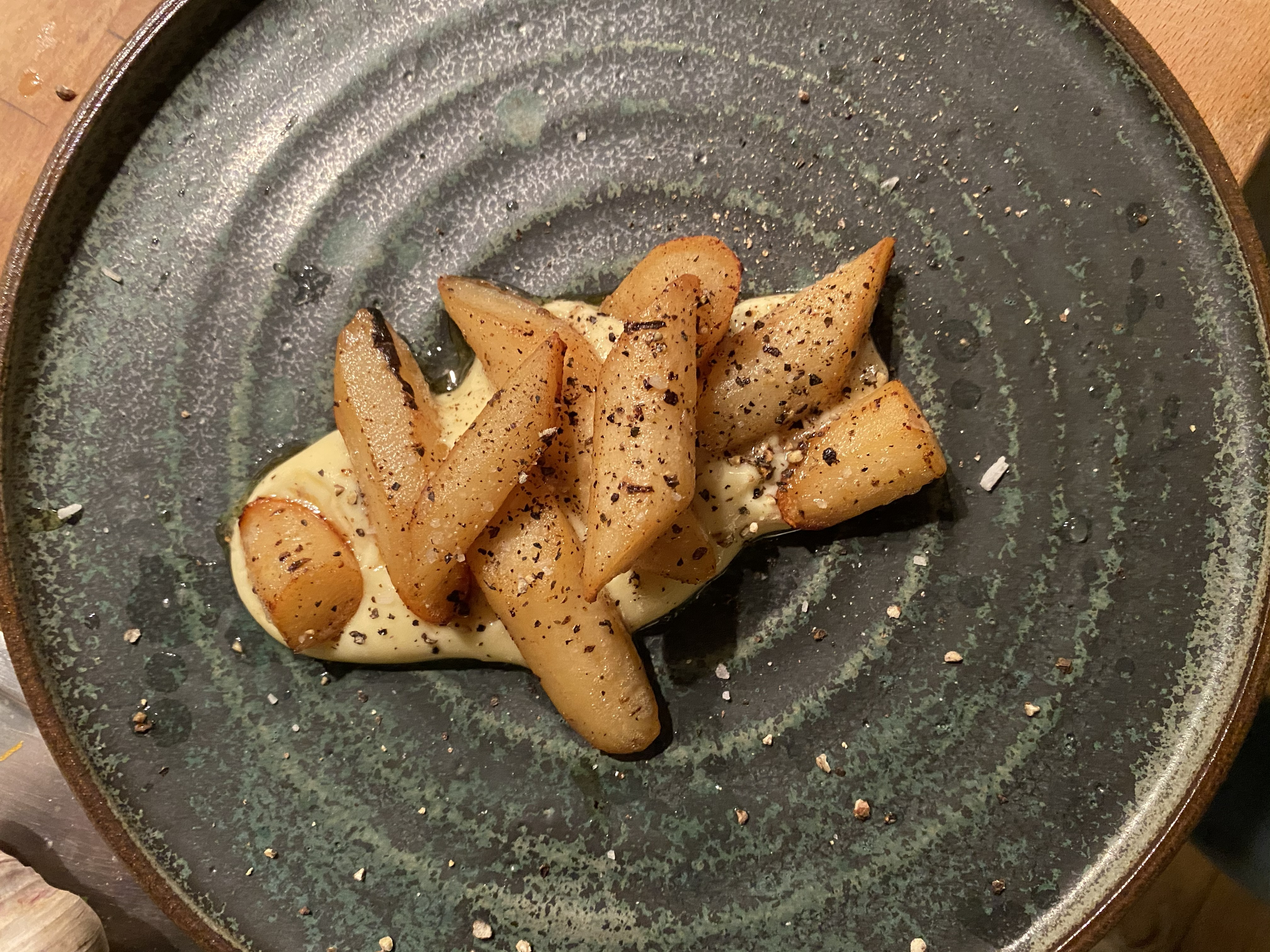 Fattigmanssparris med brynt hollandaise