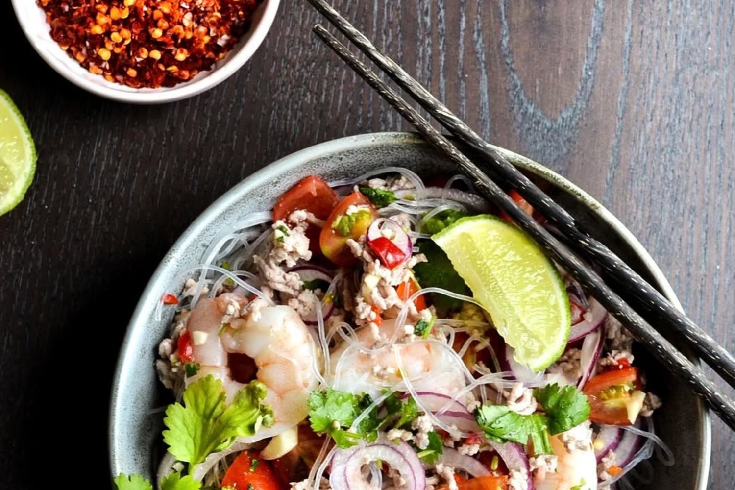 Thaisallad med nuoc cham dressing