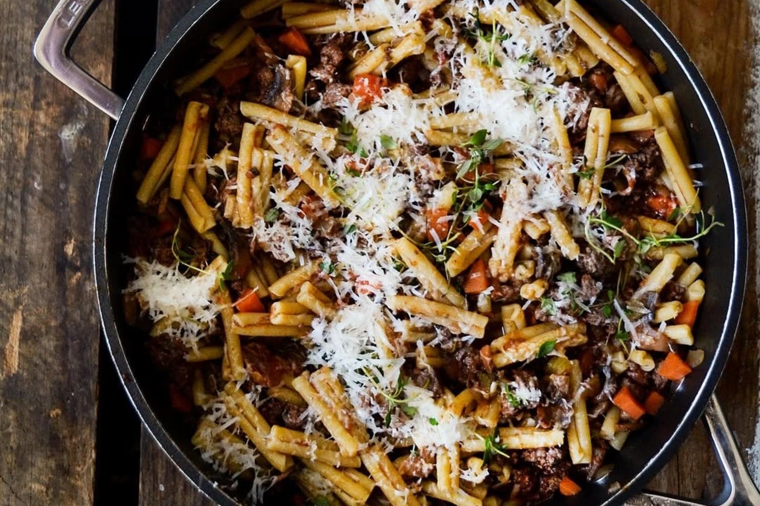 Pasta bolognese och rödvin