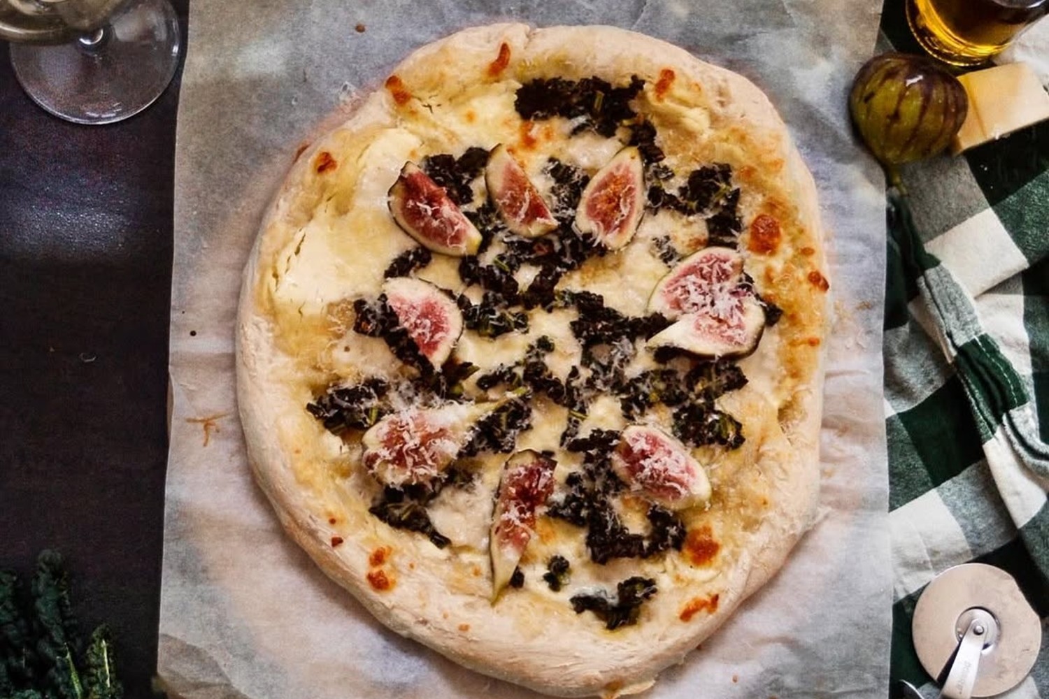 Svartkålspizza bianco med chèvre