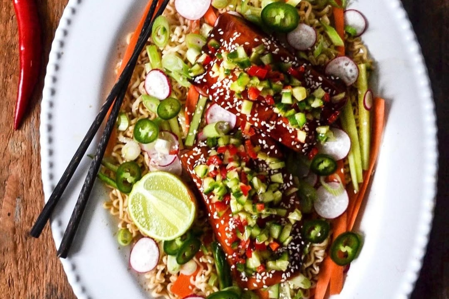 Stark nudelsallad med teriyakilax