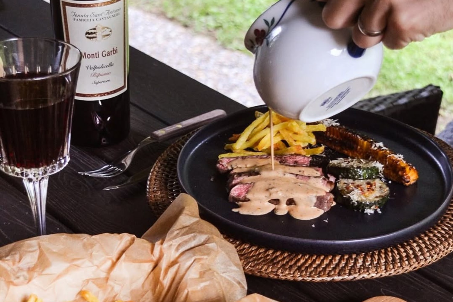 Grillad entrecote med parmesanzucchini