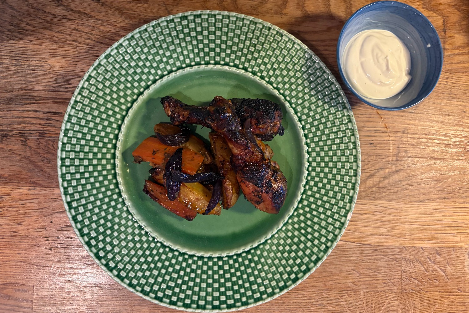 Grillade kycklingben med rostade rotfrukter Grillade kycklingben med rostade rotfrukter