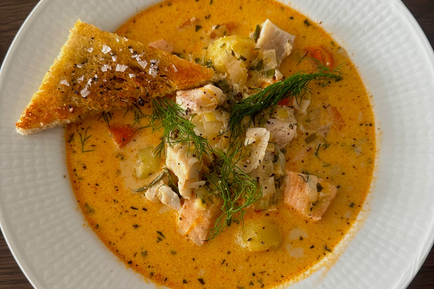 Fisksoppa med lax & kolja 🌶️