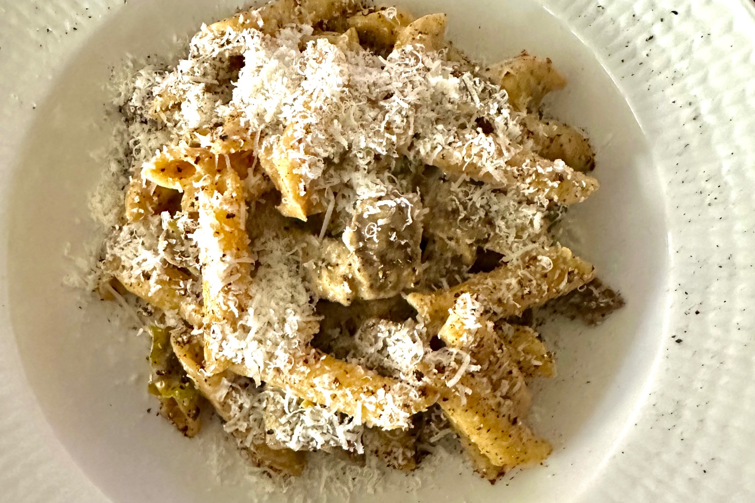 Lövbiffspasta med purjolök & parmesan