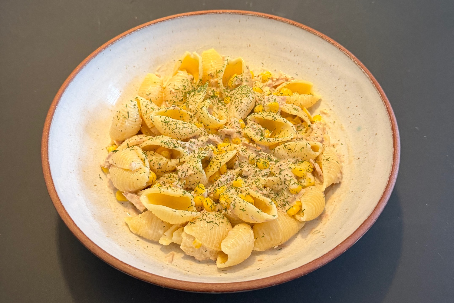 Pasta med tonfiskröra