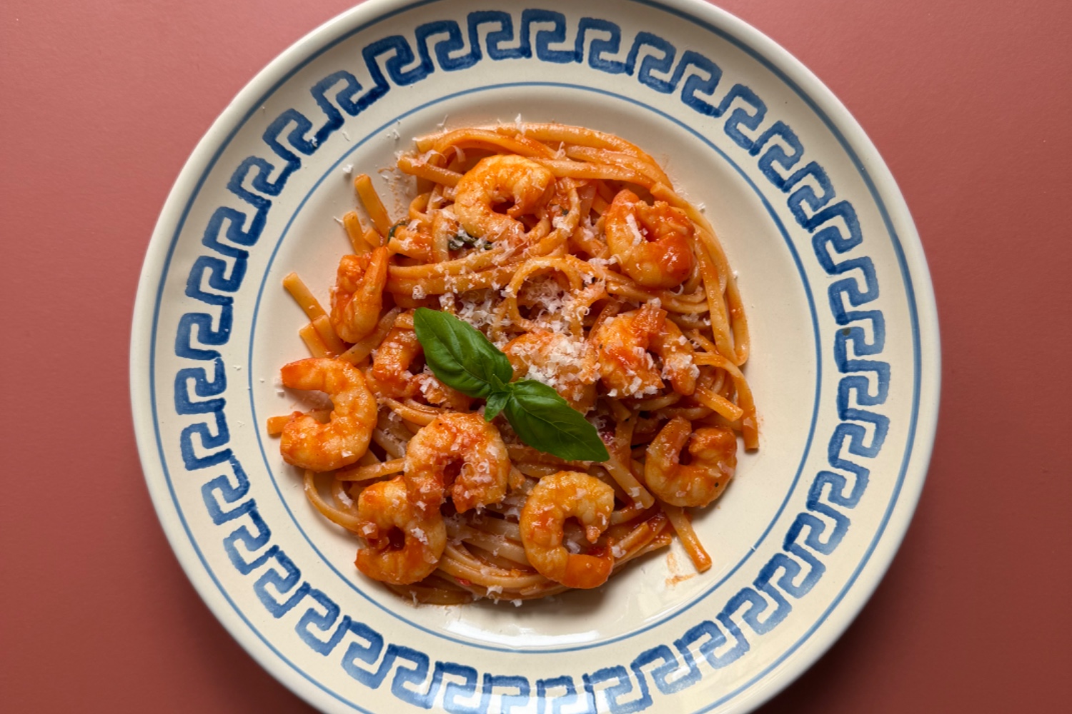 Räkpasta med tomat och chili