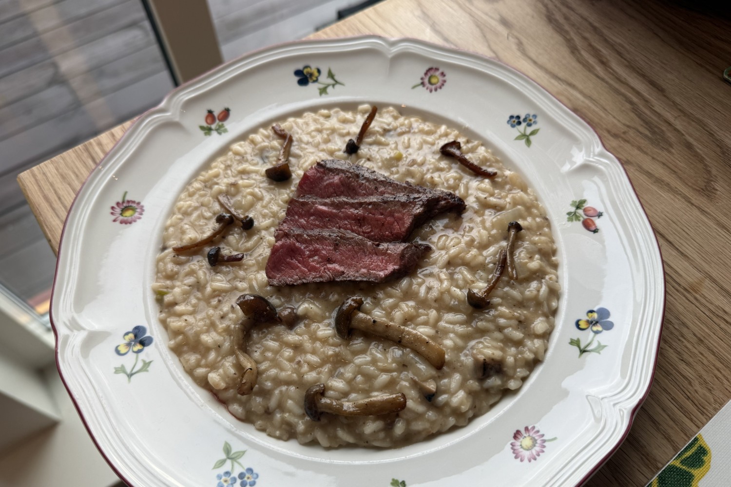 Svamprisotto med grillad ryggbiff och shimeji