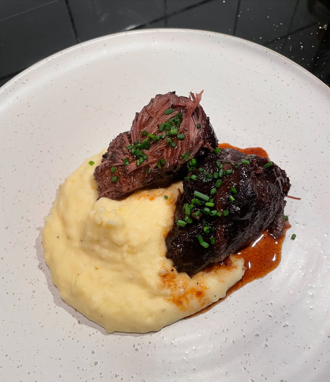 Rödvinsbräserad Oxkind med Potatispuré