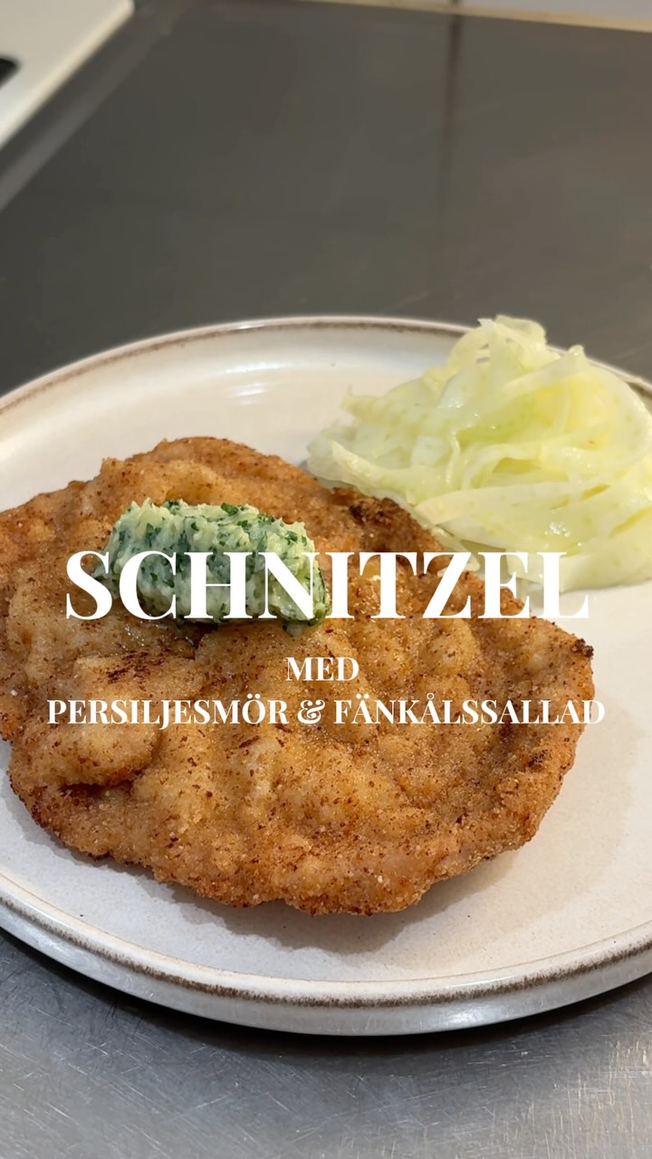 Schnitzel med persiljesmör och fänkålssallad